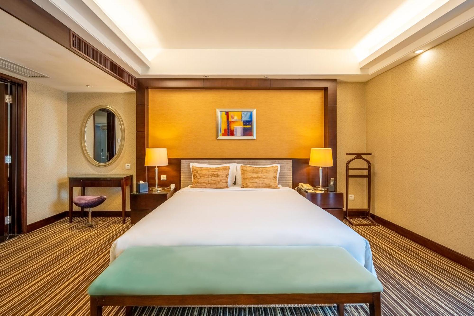 Leeden Hotel Гуанчжоу Экстерьер фото